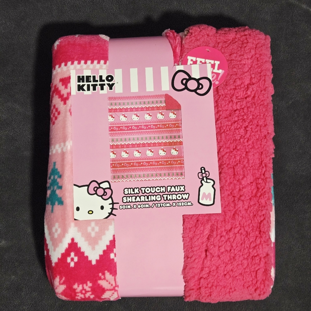 BNWT- Hello Kitty Soft Plush Throw in Pink w/Holiday Patterns - Size 50inX60in